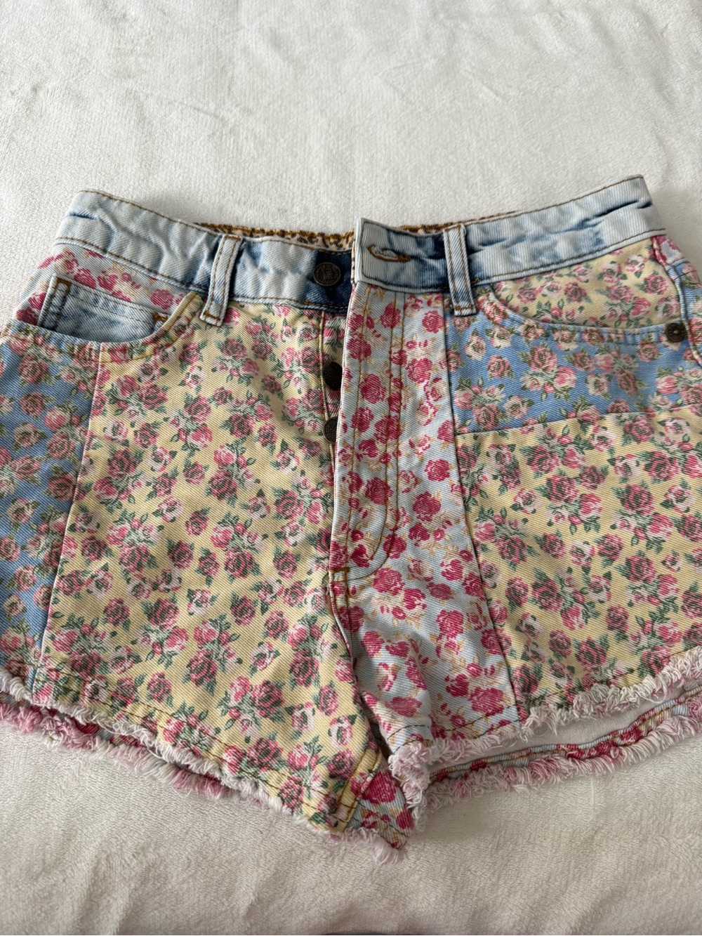 Farm Rio Ultra High Rise Patchwork Denim Shorts Size 26 D93